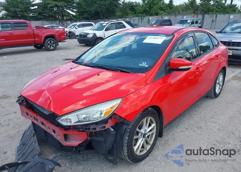 2015 Ford Focus Se z USA, uszkodzony, nr VIN 1FADP3F2XFL237938